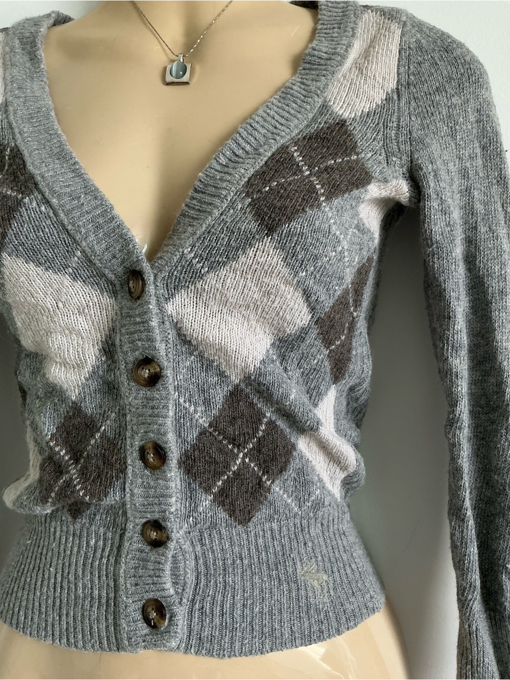 Y2K vintage Abercrombie Gray grey Argyle Button up sweater cardigan fitted